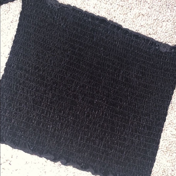 🐠2 for $16 Velvet Bozzolo off the shoulder Crop top - Picture 2 of 3